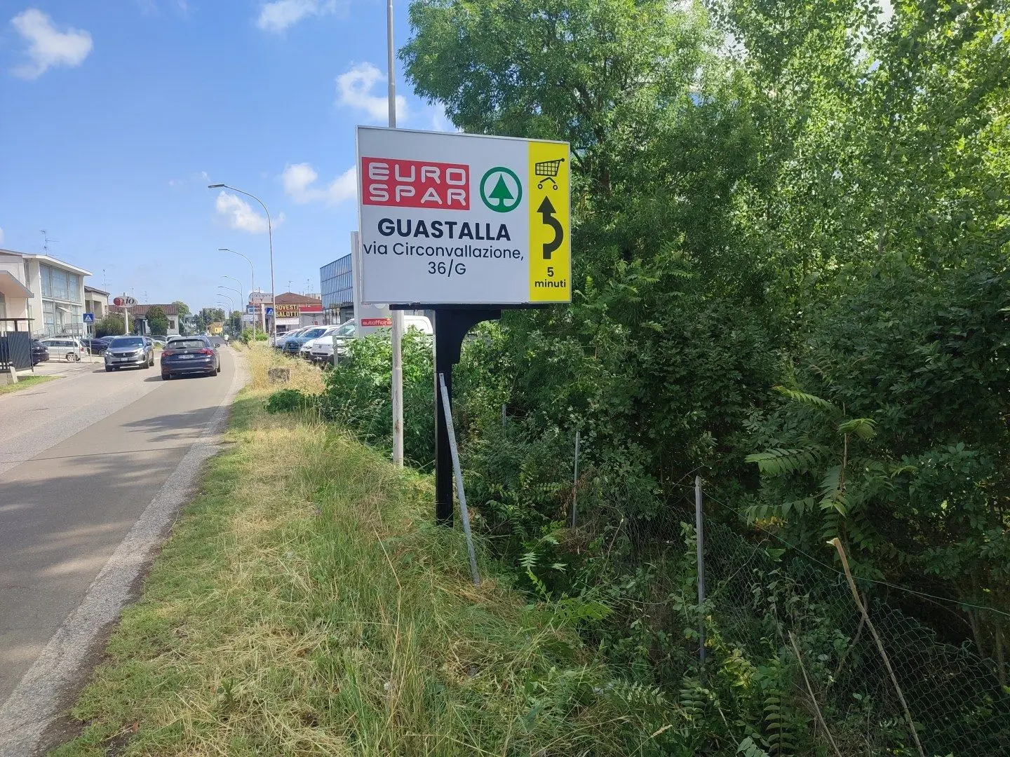 Preinsegna Eurospar lungo una strada