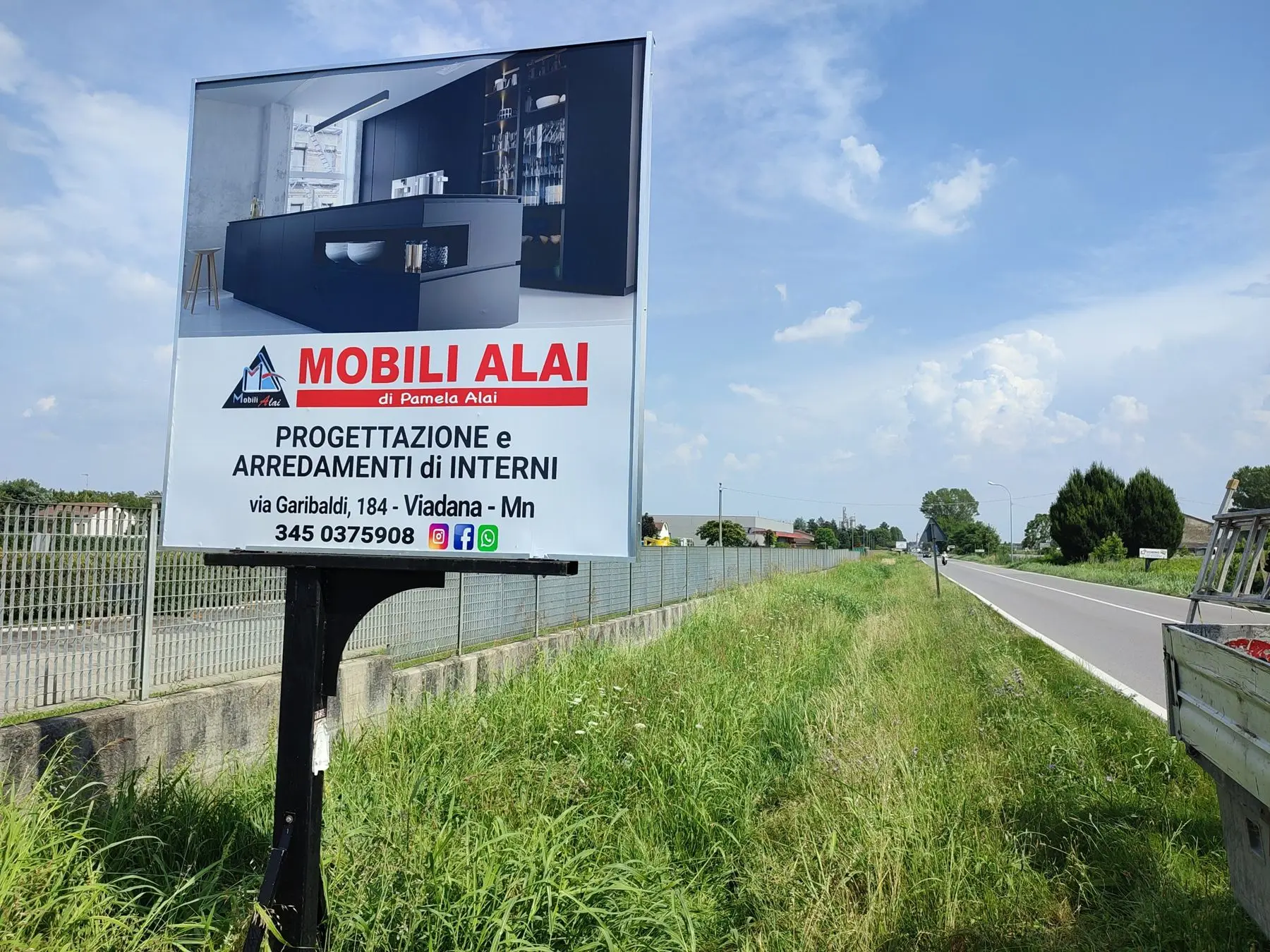 Cartello pubblicitario Mobili Alai a Viadana (MN)